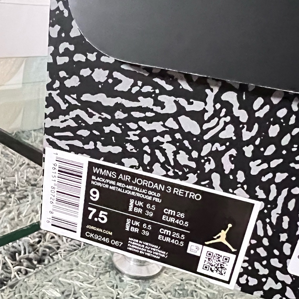🎉HP🎉 Air Jordan 3 Retro - Picture 15 of 17